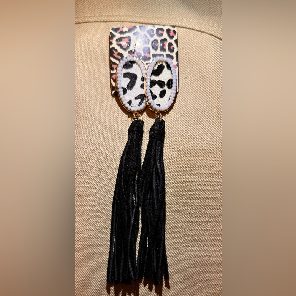 LONG BLACK EARRINGS